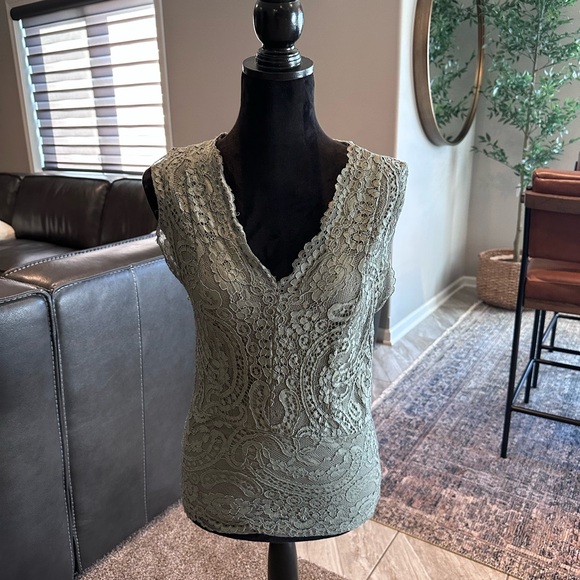 BKE Sage Green Lace Tank Top - Picture 2 of 5